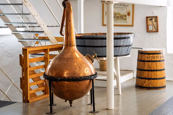 Old copper still in the Glenkinchie museum
