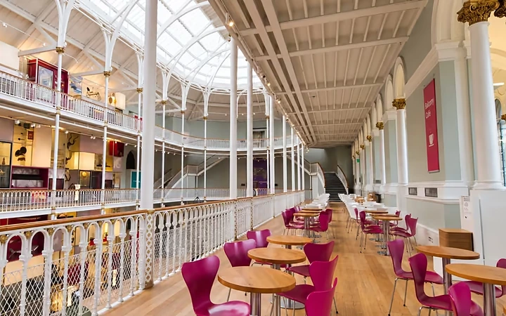 Laptop-friendly café in Edinburgh