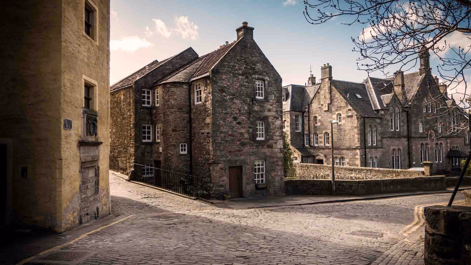 Cobbled lane into Dean Village