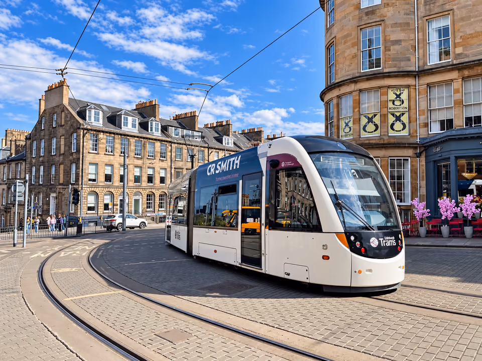 Interior de un tranvía de Edimburgo