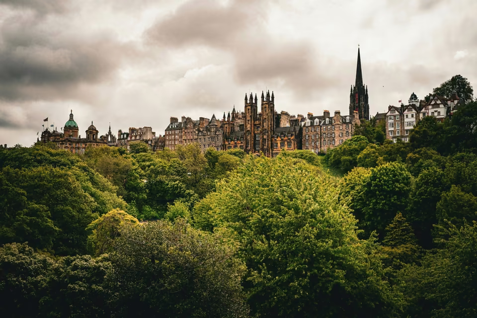 Reloj floral en los Jardines de Princes Street