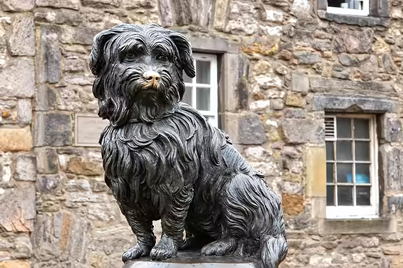Statue of Greyfriars Bobby on the Free Walking Tour
