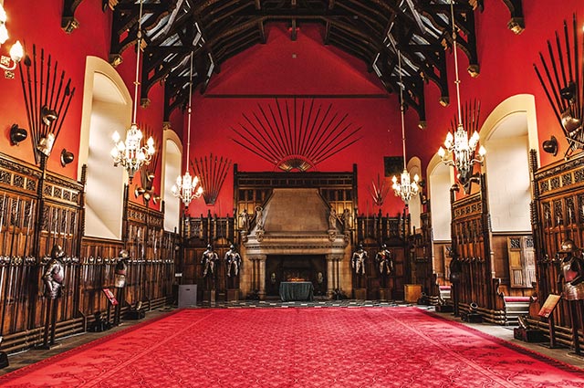 Interior del Castillo durante el Tour del Castillo de Edimburgo en español