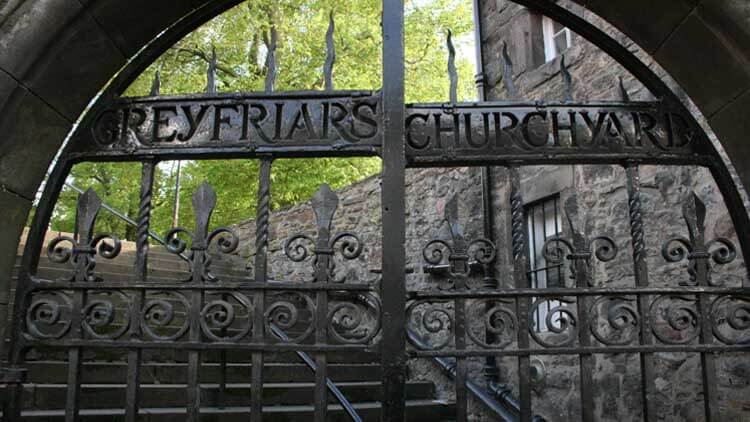 Rejas en exterior del cementerio de Greyfriars