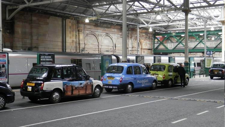 parada de taxis en Edimburgo