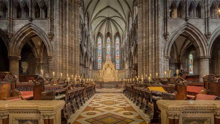 Interior de la Catedral de St Mary